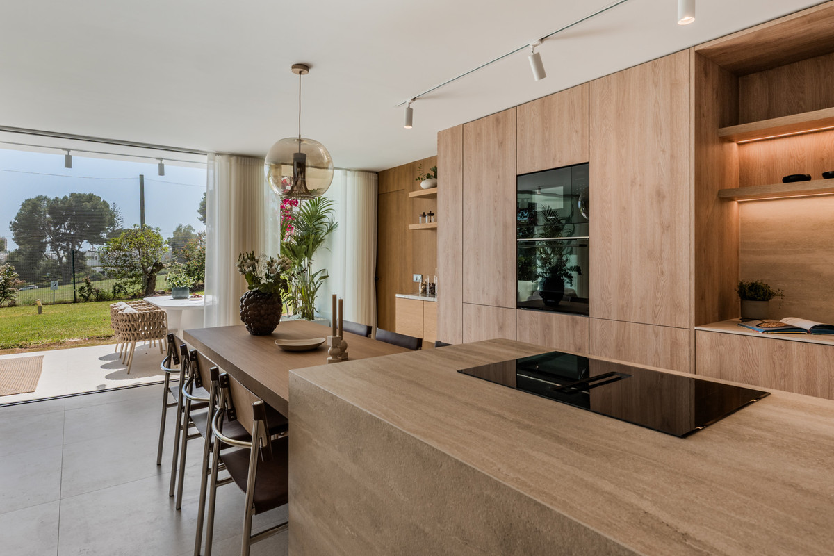 4 Bed Apartment for sale in Aloha Costa Del Sol, Málaga, Spain