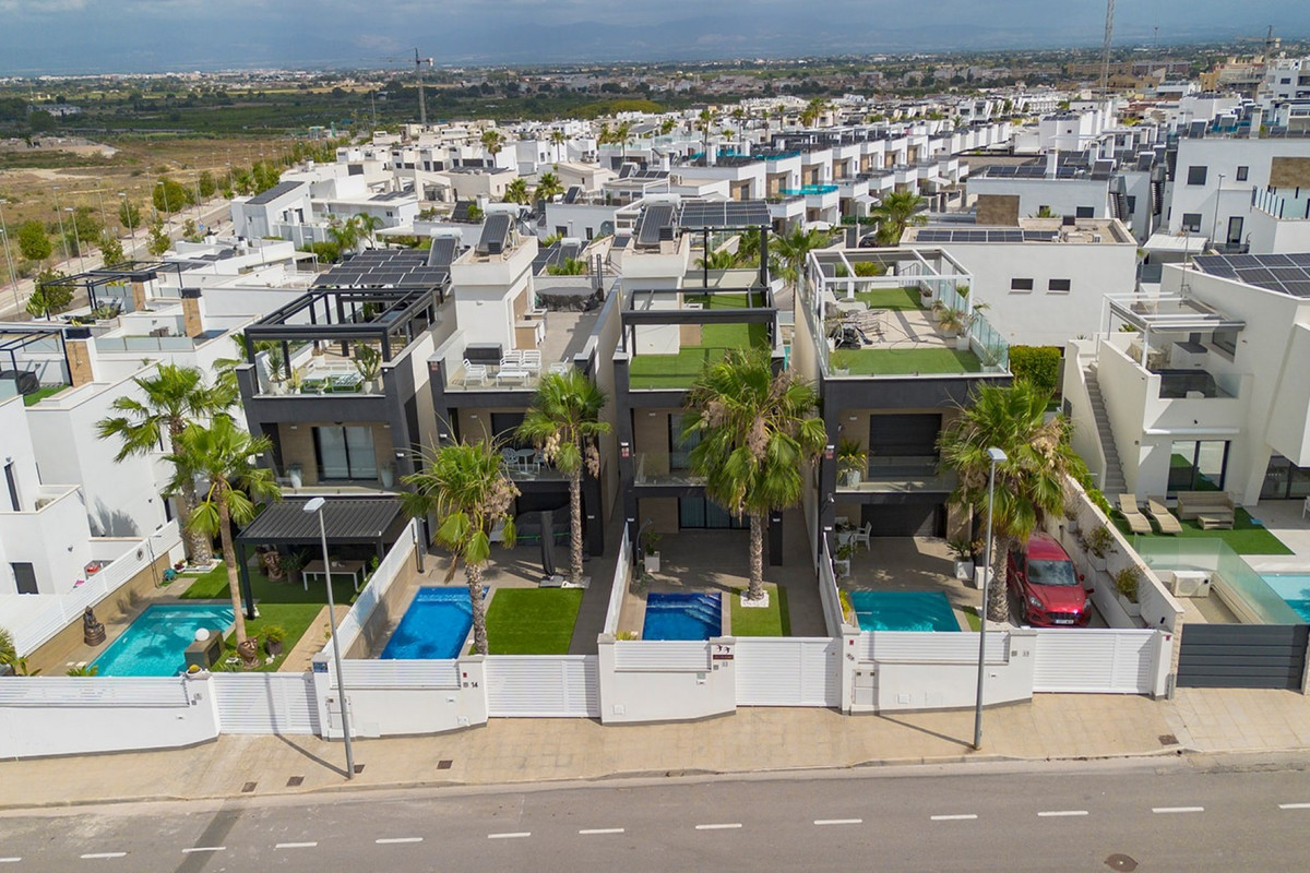 3 Bed Townhouse for sale in Benijofar Costa Blanca, Alicante, Spain
