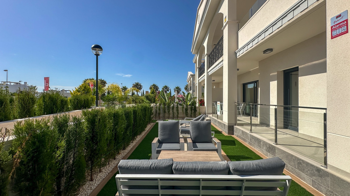Se vende Bungalow de 2 dormitorios en Costa Blanca, Alicante, España