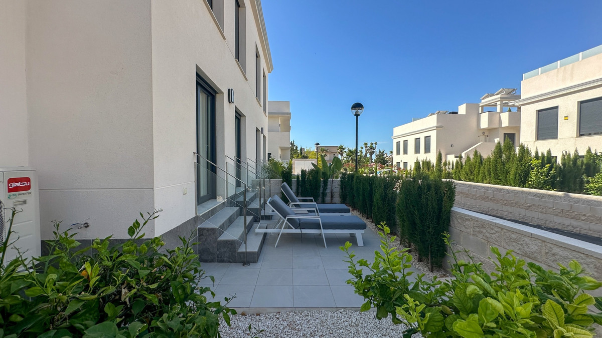 Se vende Bungalow de 2 dormitorios en Costa Blanca, Alicante, España