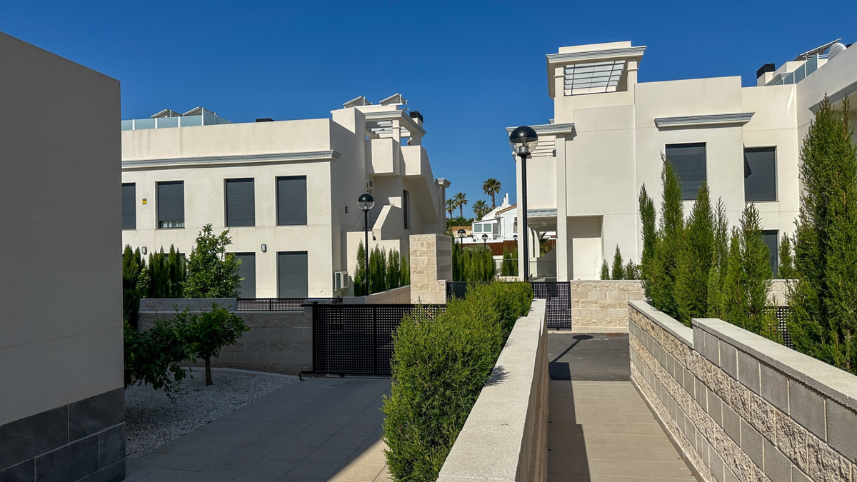 Se vende Bungalow de 2 dormitorios en Costa Blanca, Alicante, España