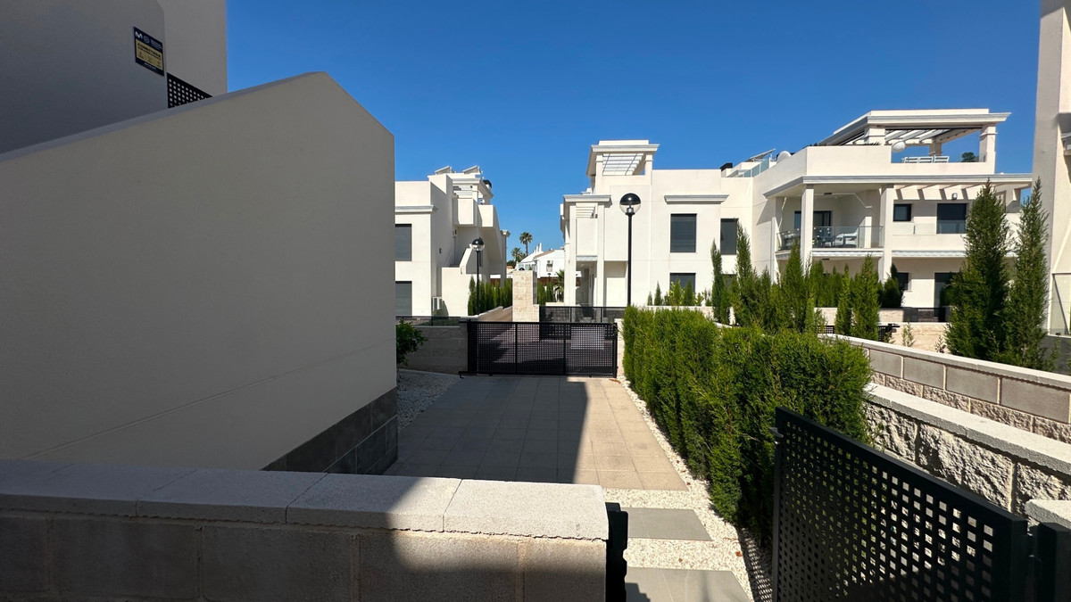 Se vende Bungalow de 2 dormitorios en Costa Blanca, Alicante, España