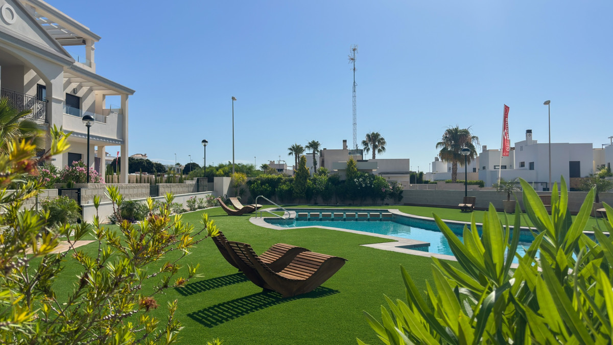 Se vende Bungalow de 2 dormitorios en Costa Blanca, Alicante, España