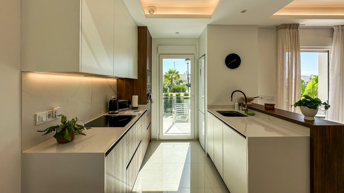 Se vende Bungalow de 2 dormitorios en Costa Blanca, Alicante, España