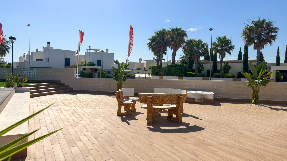 Se vende Bungalow de 2 dormitorios en Costa Blanca, Alicante, España