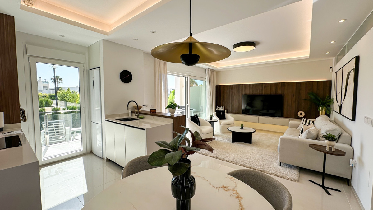 Se vende Bungalow de 2 dormitorios en Costa Blanca, Alicante, España