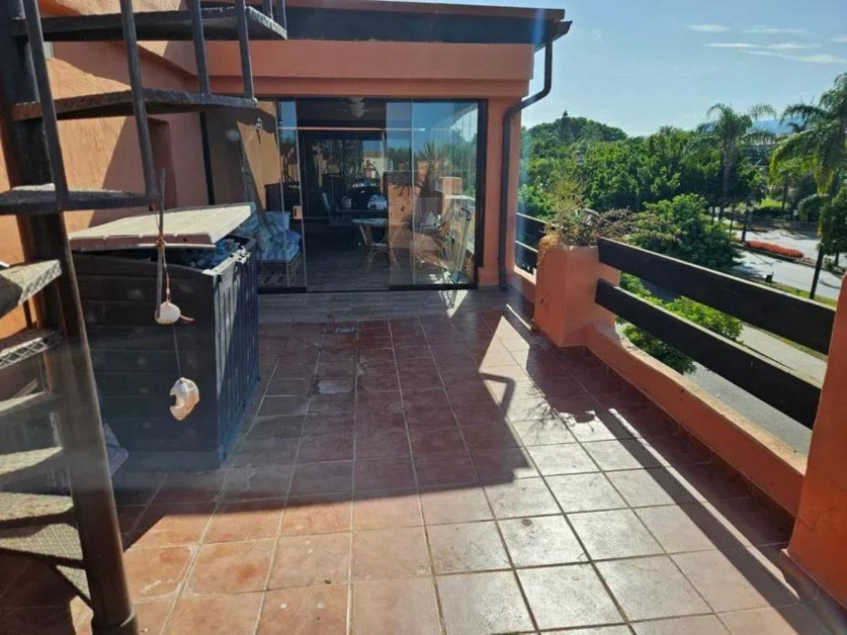 2 Bed Apartment for sale in Estepona Costa Del Sol, Málaga, Spain