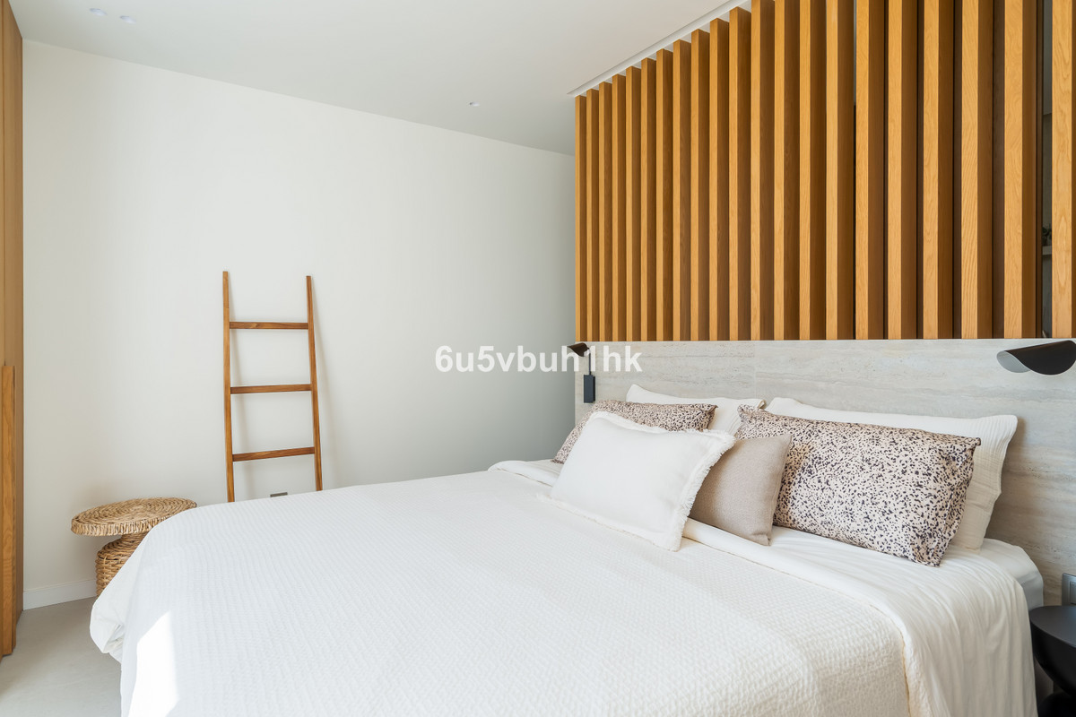 4 Bed Townhouse for sale in Nueva Andalucía Costa Del Sol, Málaga, Spain
