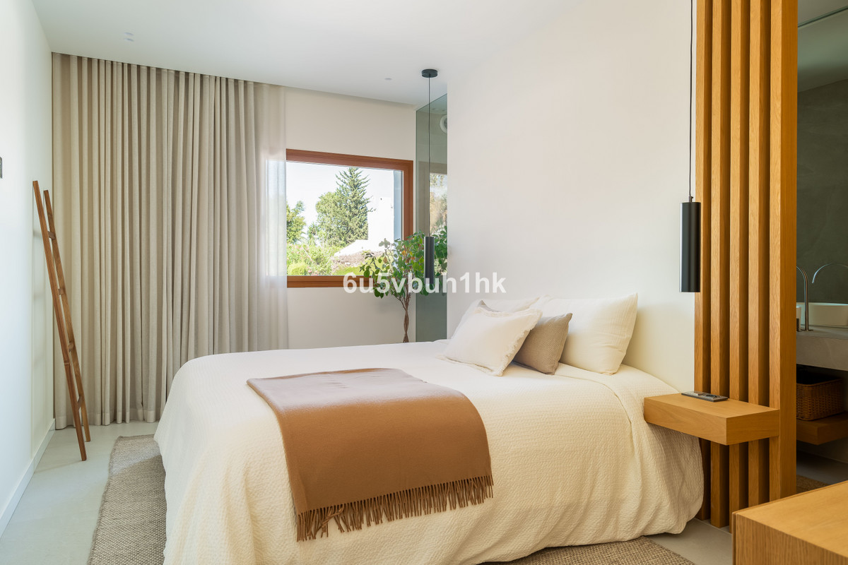 4 Bed Townhouse for sale in Nueva Andalucía Costa Del Sol, Málaga, Spain