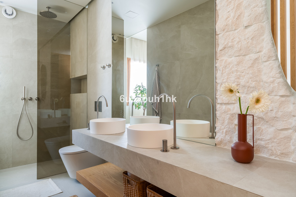 4 Bed Townhouse for sale in Nueva Andalucía Costa Del Sol, Málaga, Spain