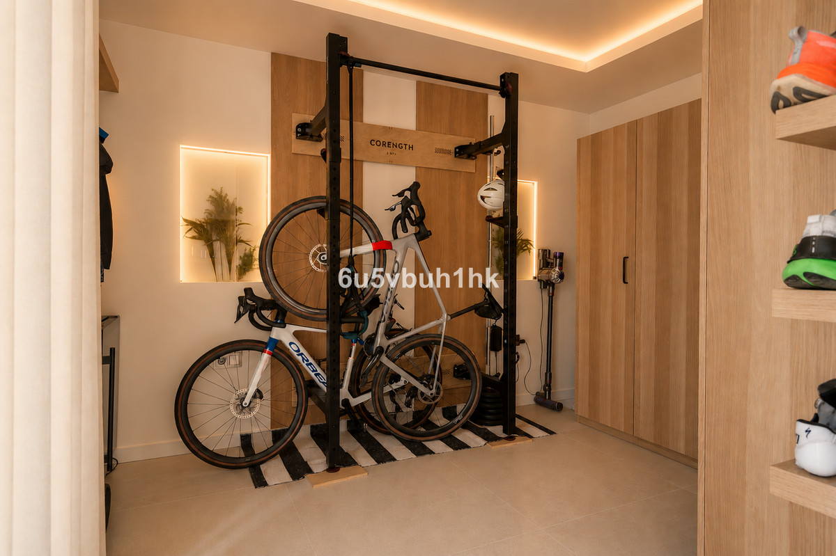 4 Bed Townhouse for sale in Nueva Andalucía Costa Del Sol, Málaga, Spain