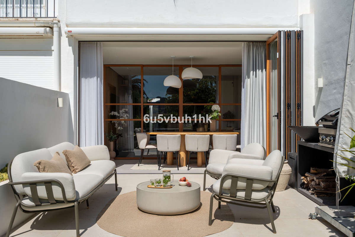 4 Bed Townhouse for sale in Nueva Andalucía Costa Del Sol, Málaga, Spain