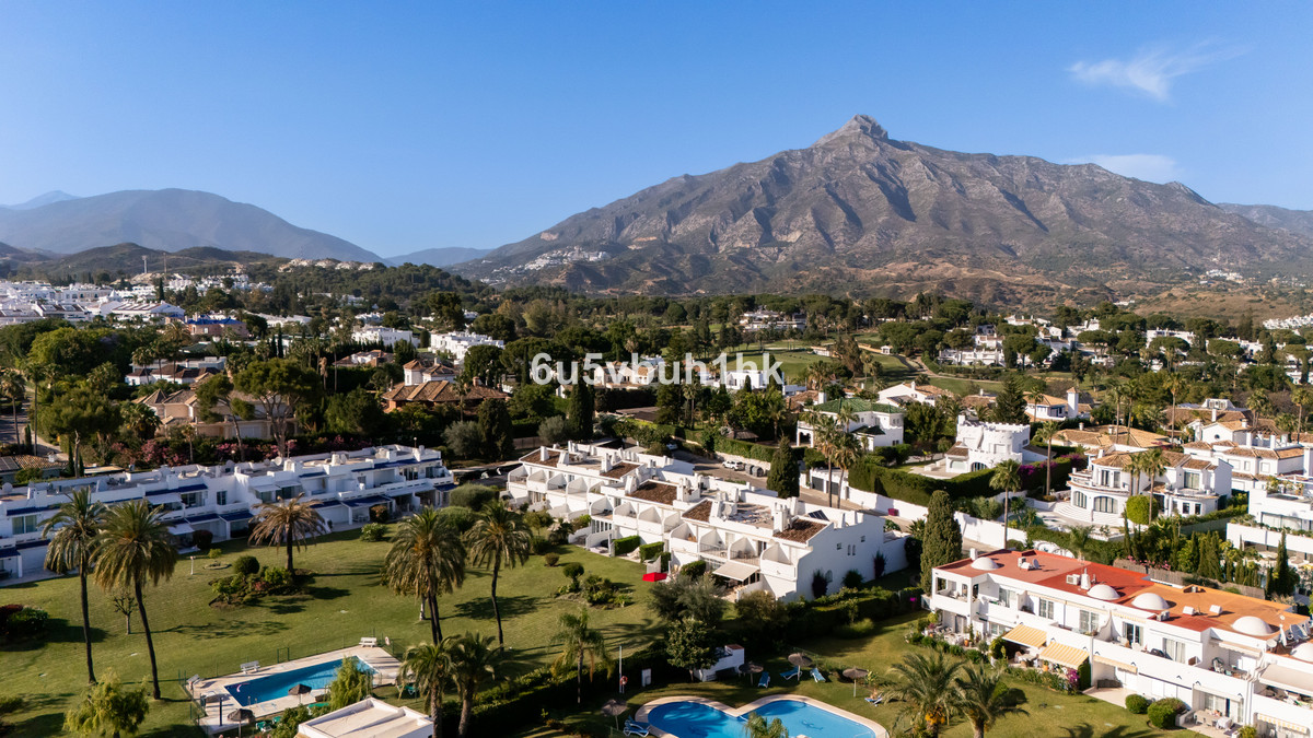 4 Bed Townhouse for sale in Nueva Andalucía Costa Del Sol, Málaga, Spain