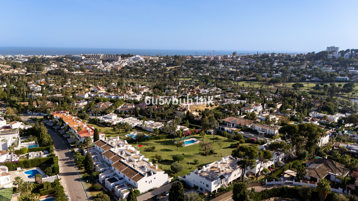 4 Bed Townhouse for sale in Nueva Andalucía Costa Del Sol, Málaga, Spain