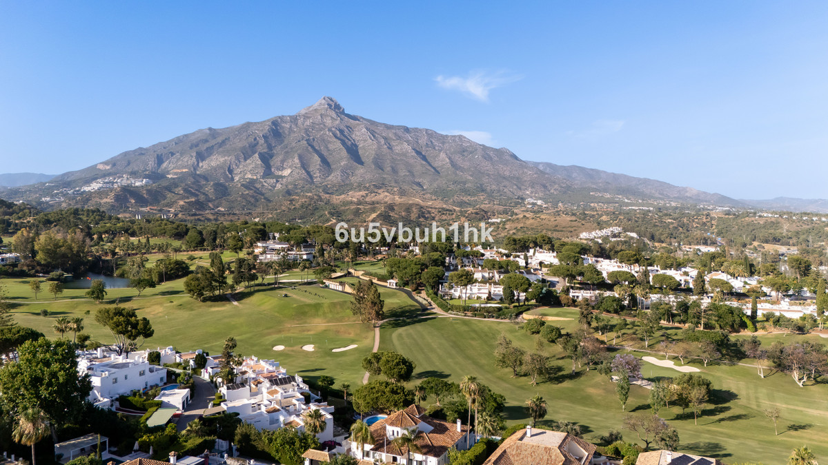 4 Bed Townhouse for sale in Nueva Andalucía Costa Del Sol, Málaga, Spain