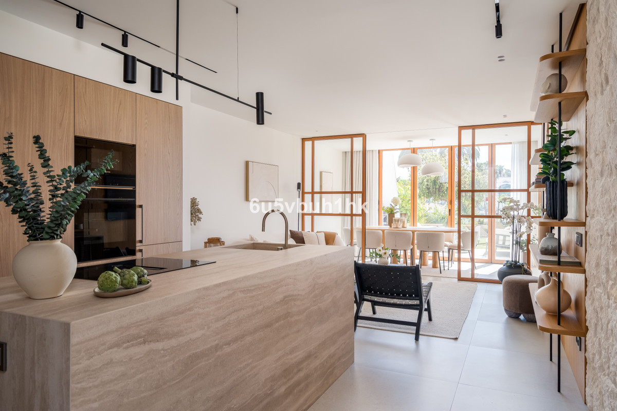 4 Bed Townhouse for sale in Nueva Andalucía Costa Del Sol, Málaga, Spain