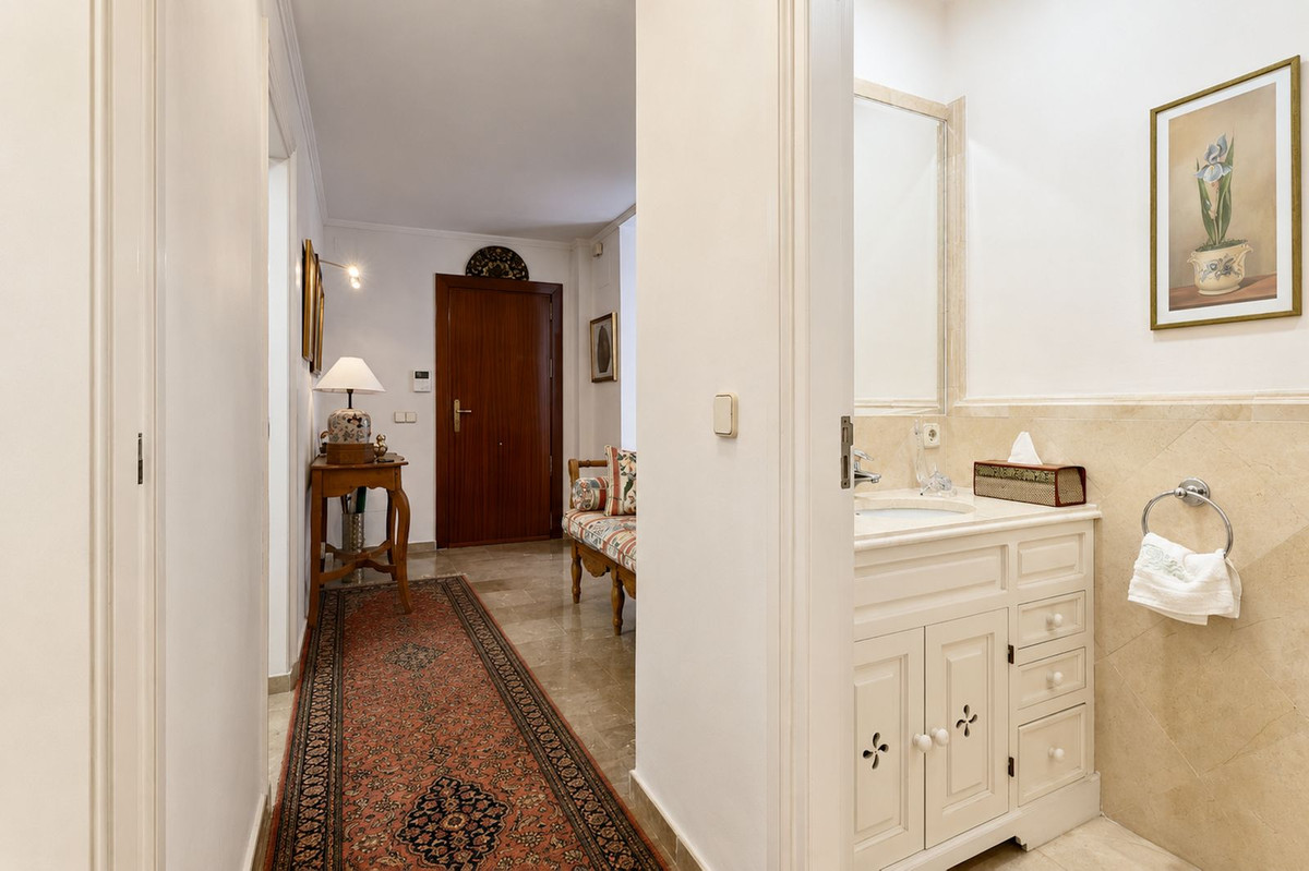 3 Bed Apartment for sale in Marbella Costa Del Sol, Málaga, Spain