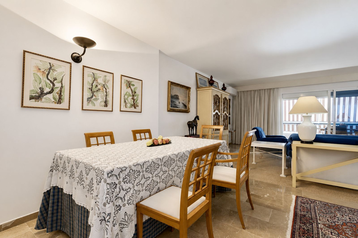 3 Bed Apartment for sale in Marbella Costa Del Sol, Málaga, Spain