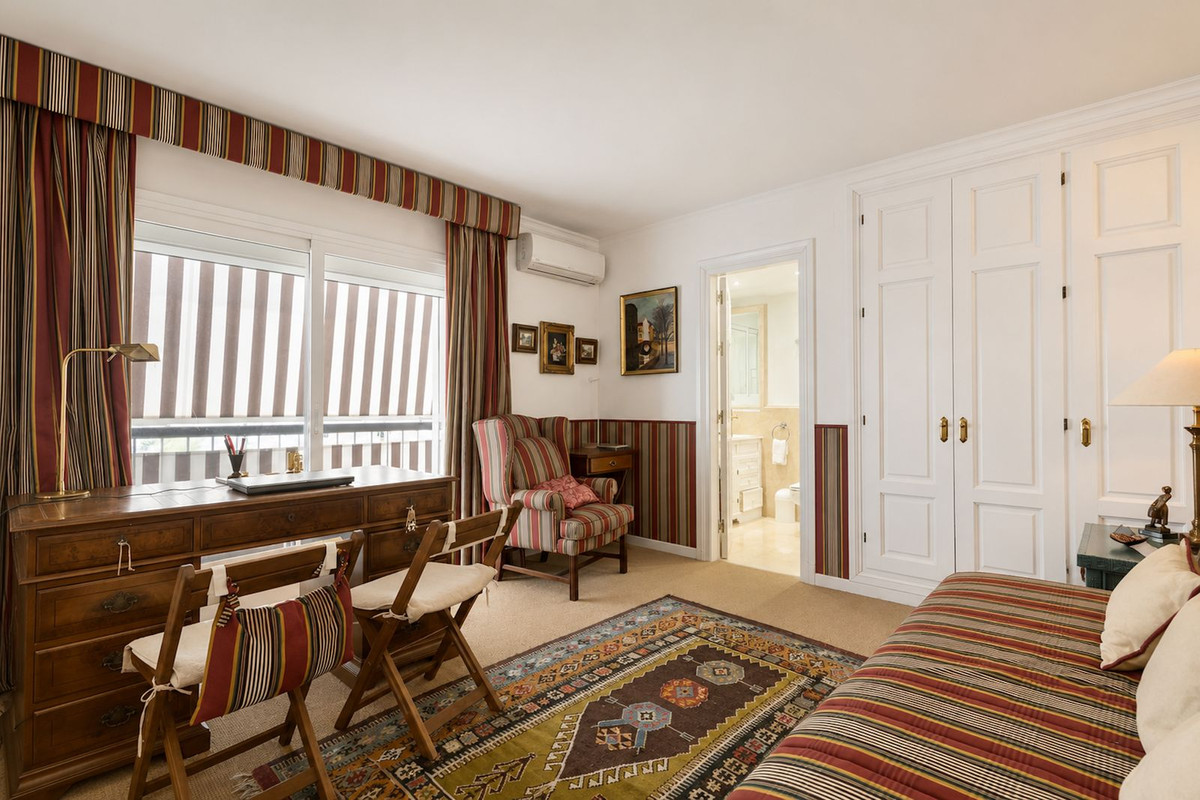 3 Bed Apartment for sale in Marbella Costa Del Sol, Málaga, Spain