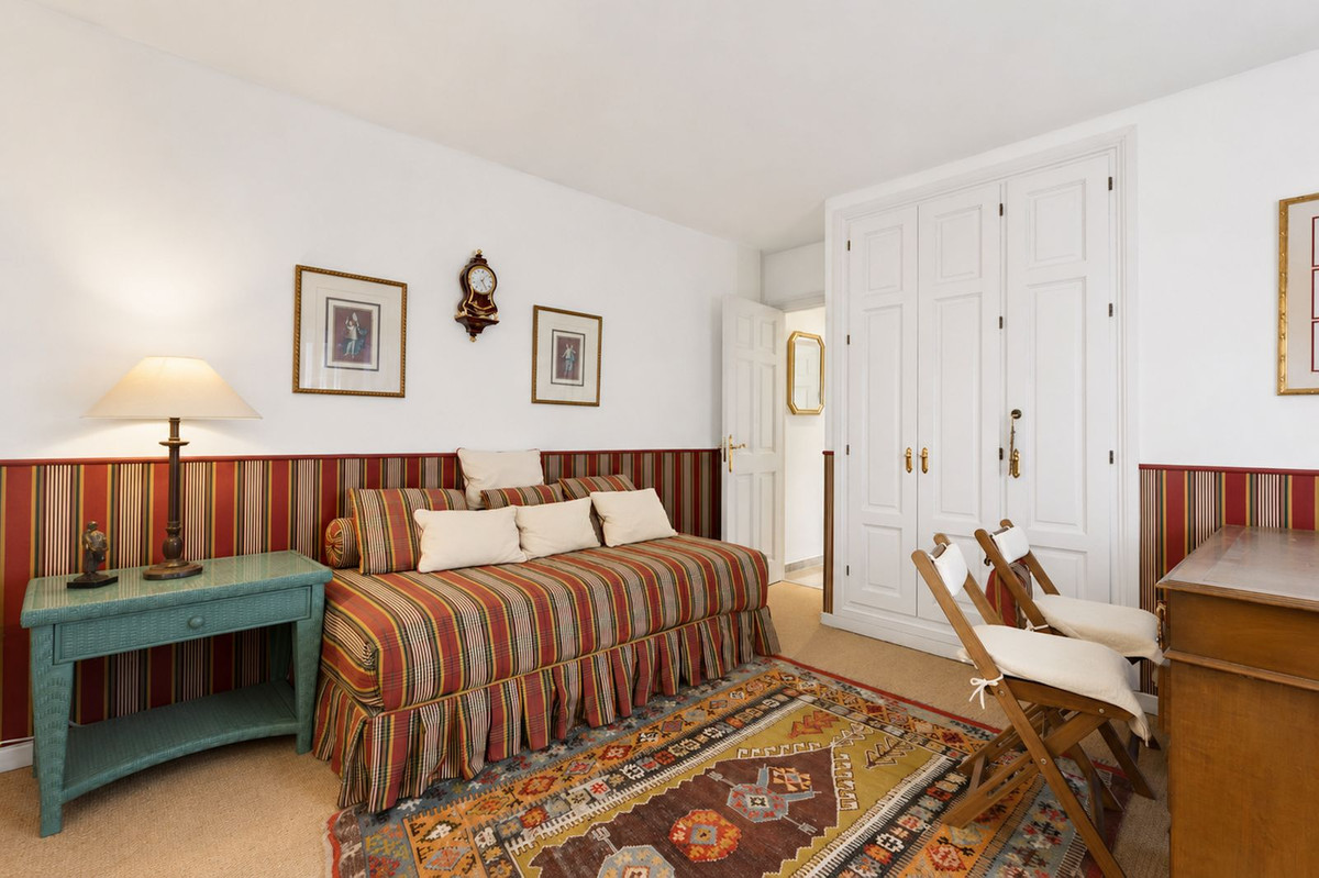 3 Bed Apartment for sale in Marbella Costa Del Sol, Málaga, Spain