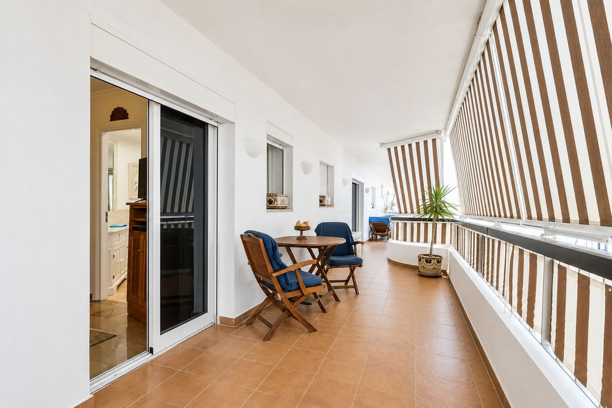 3 Bed Apartment for sale in Marbella Costa Del Sol, Málaga, Spain
