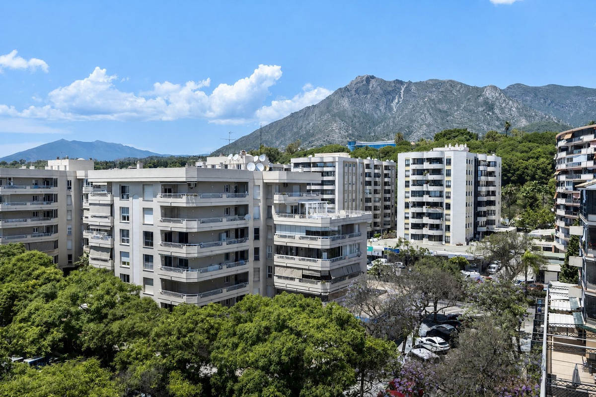 3 Bed Apartment for sale in Marbella Costa Del Sol, Málaga, Spain