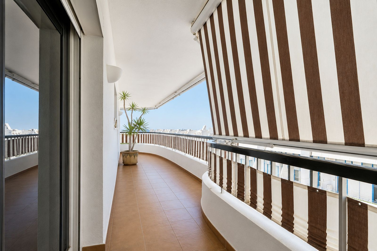 3 Bed Apartment for sale in Marbella Costa Del Sol, Málaga, Spain