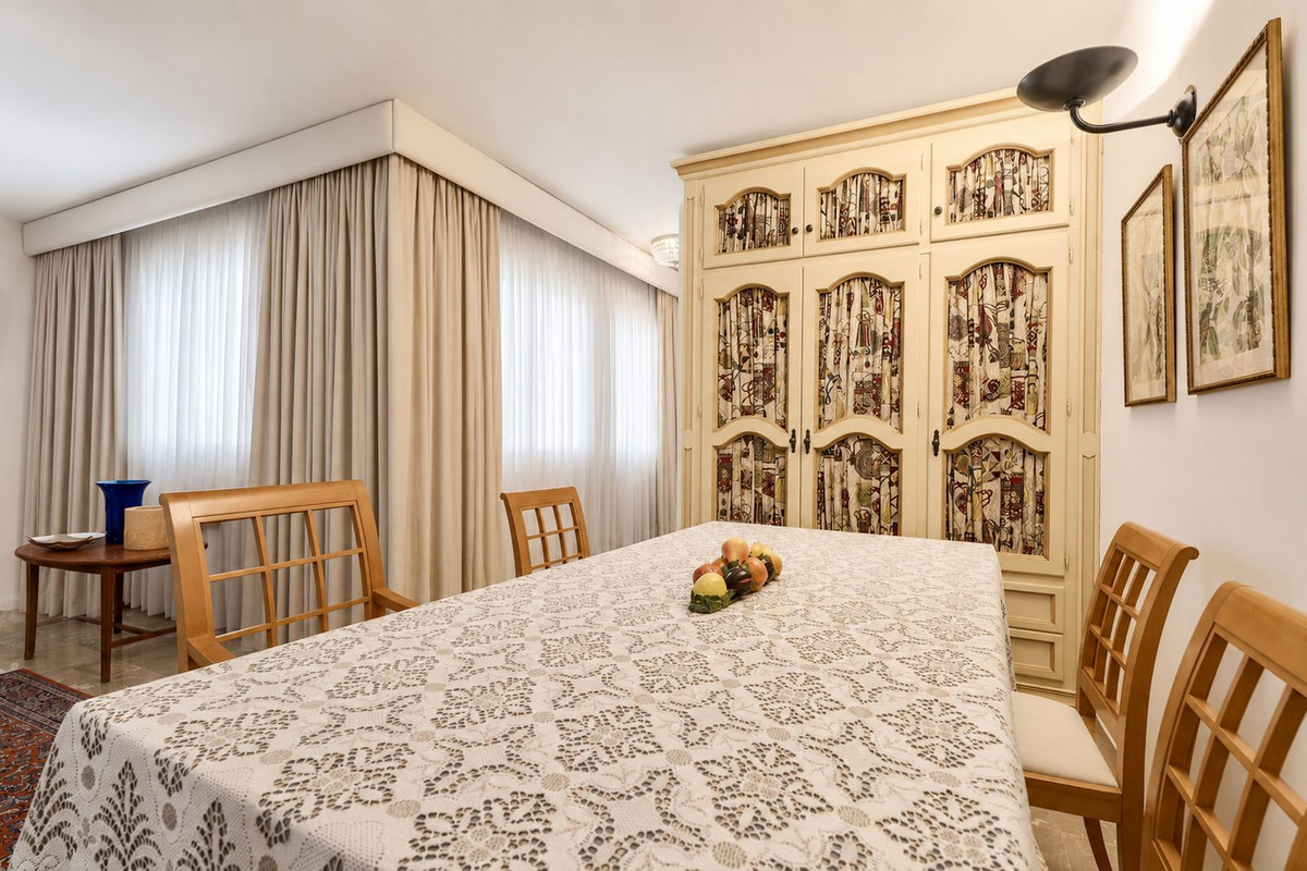3 Bed Apartment for sale in Marbella Costa Del Sol, Málaga, Spain