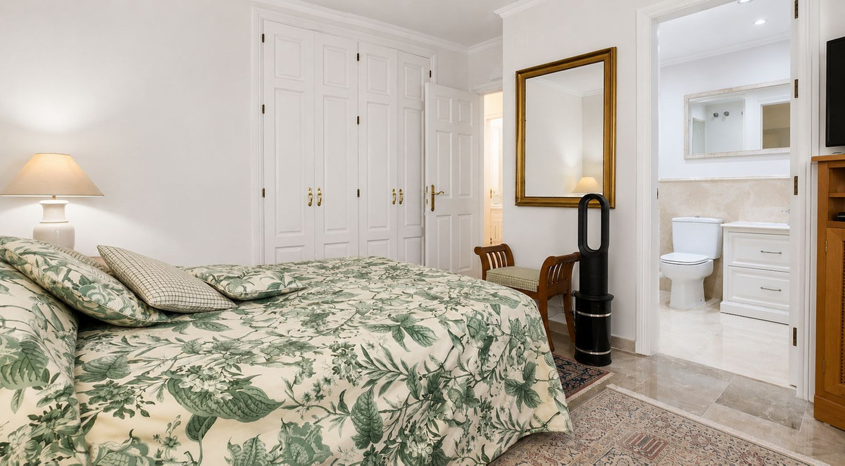 3 Bed Apartment for sale in Marbella Costa Del Sol, Málaga, Spain