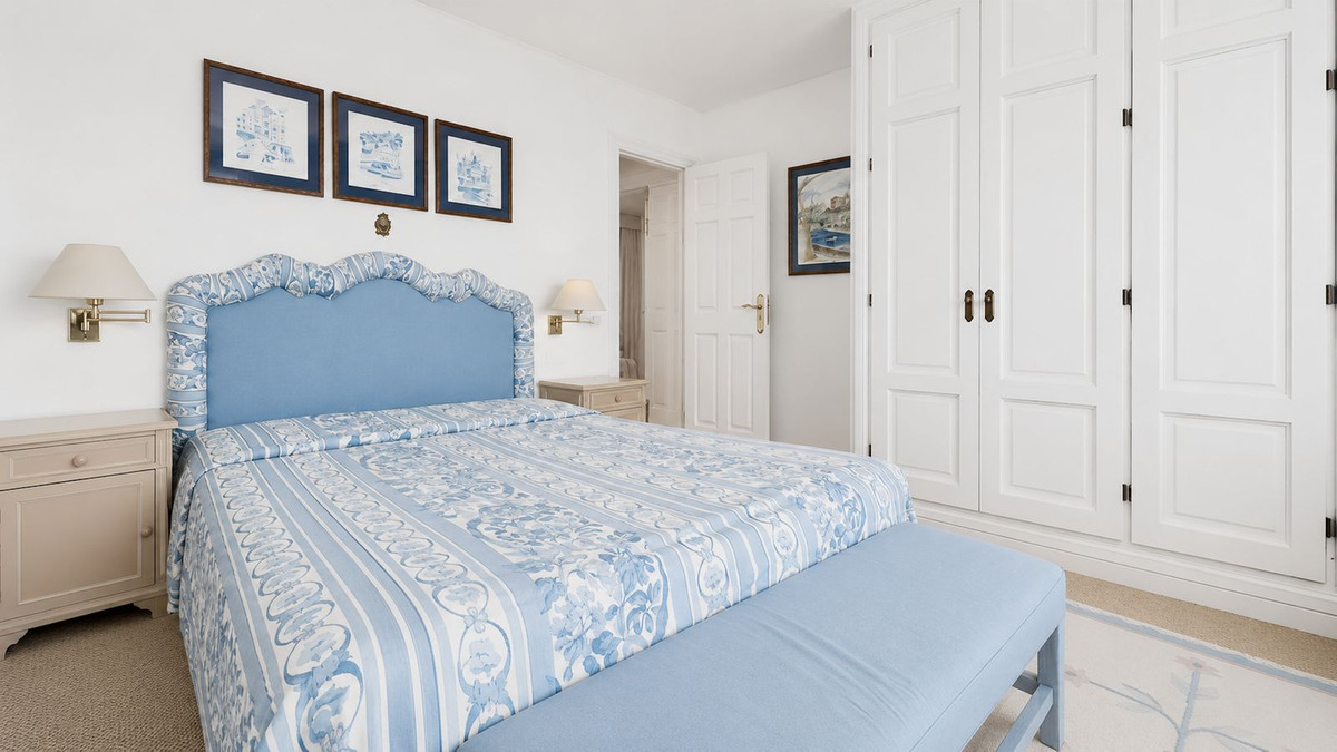 3 Bed Apartment for sale in Marbella Costa Del Sol, Málaga, Spain