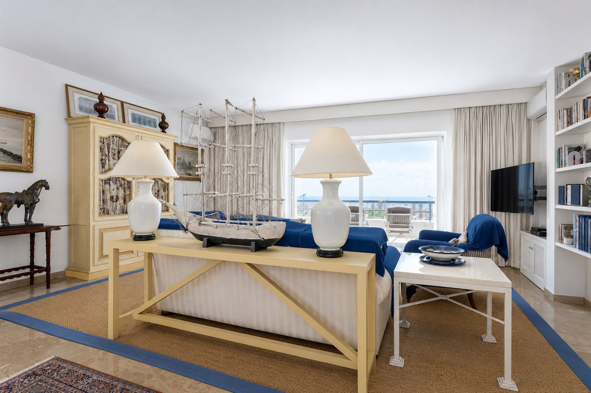 3 Bed Apartment for sale in Marbella Costa Del Sol, Málaga, Spain