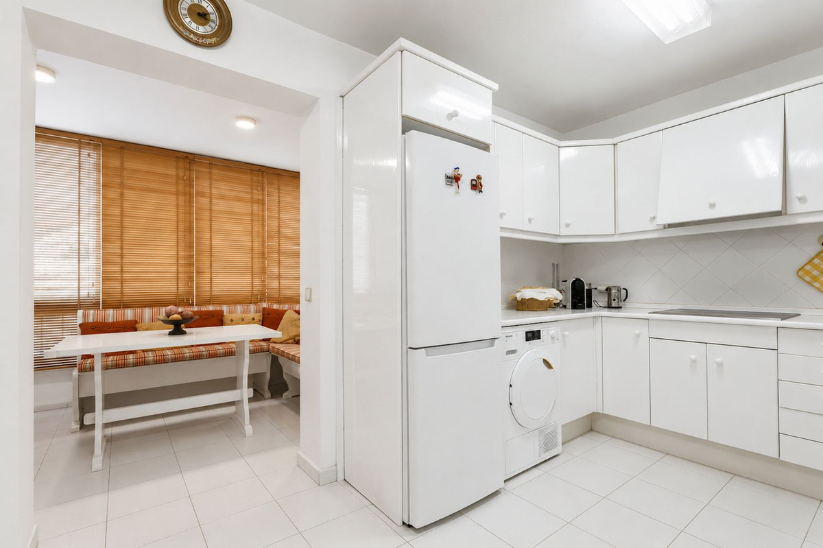 3 Bed Apartment for sale in Marbella Costa Del Sol, Málaga, Spain