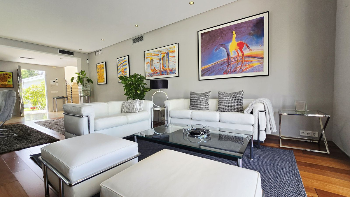 5 Bed Townhouse for sale in Nueva Andalucía Costa Del Sol, Málaga, Spain