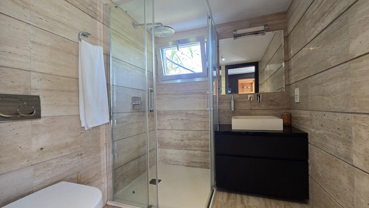 5 Bed Townhouse for sale in Nueva Andalucía Costa Del Sol, Málaga, Spain