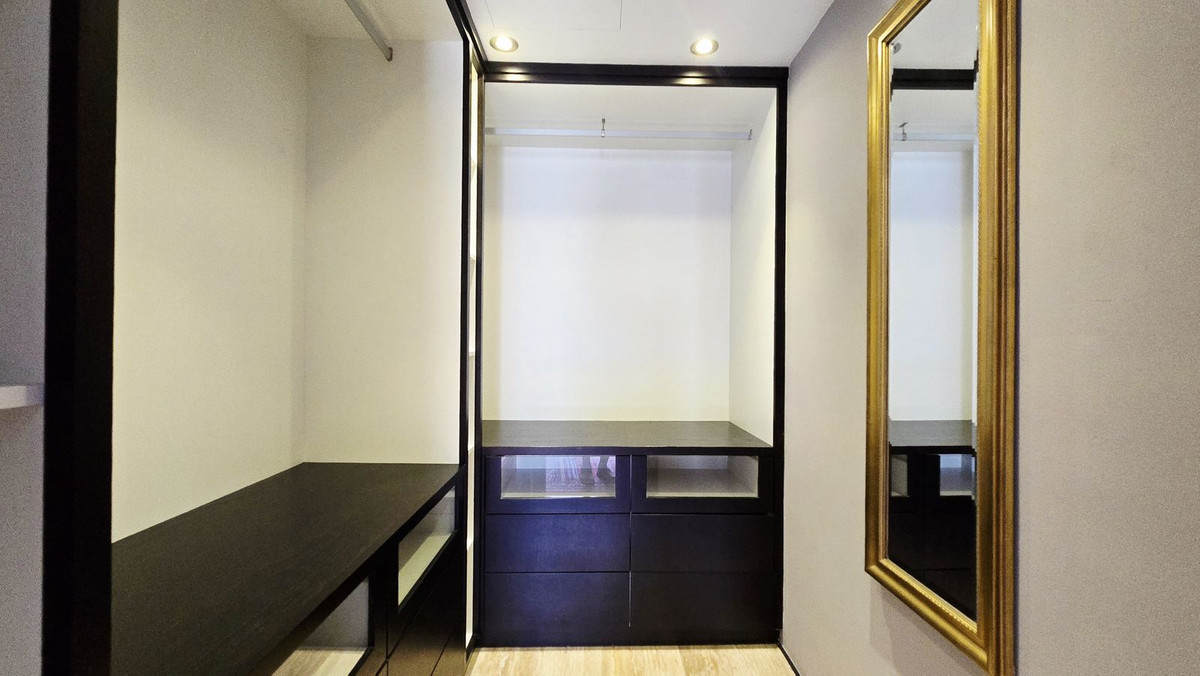 5 Bed Townhouse for sale in Nueva Andalucía Costa Del Sol, Málaga, Spain