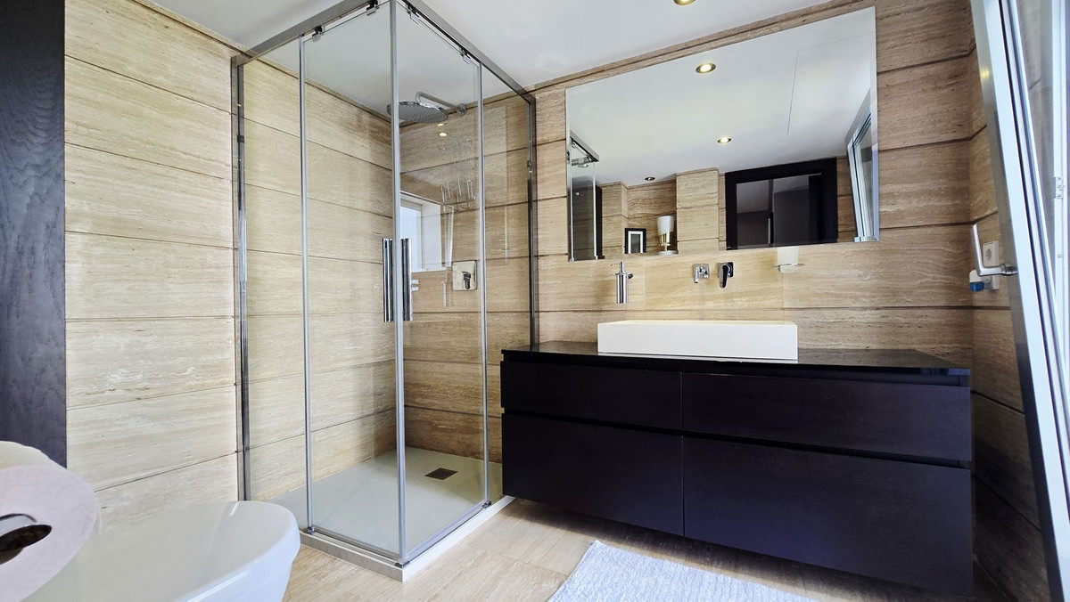 5 Bed Townhouse for sale in Nueva Andalucía Costa Del Sol, Málaga, Spain