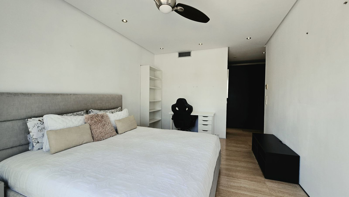 5 Bed Townhouse for sale in Nueva Andalucía Costa Del Sol, Málaga, Spain