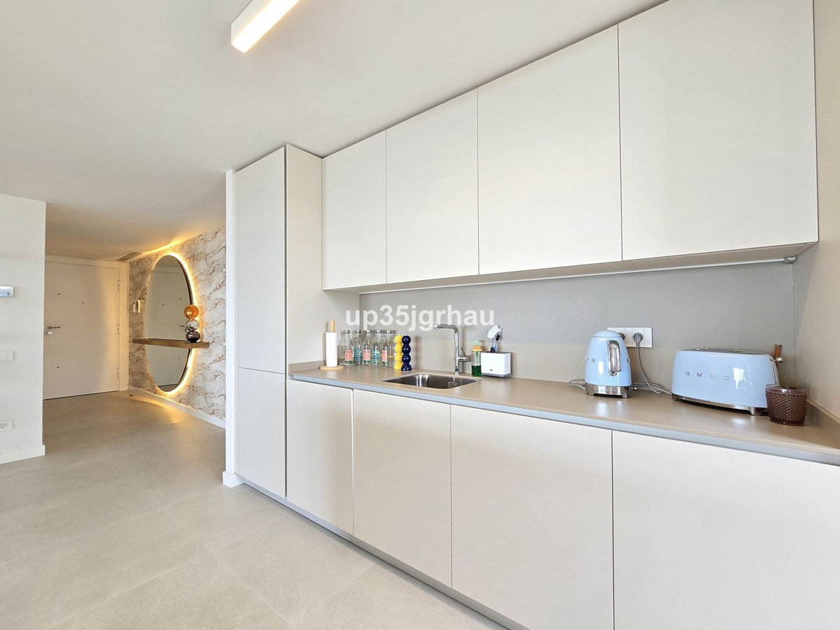 Se vende Apartamento Planta Media de 3 dormitorios en Costa Del Sol, Málaga, España