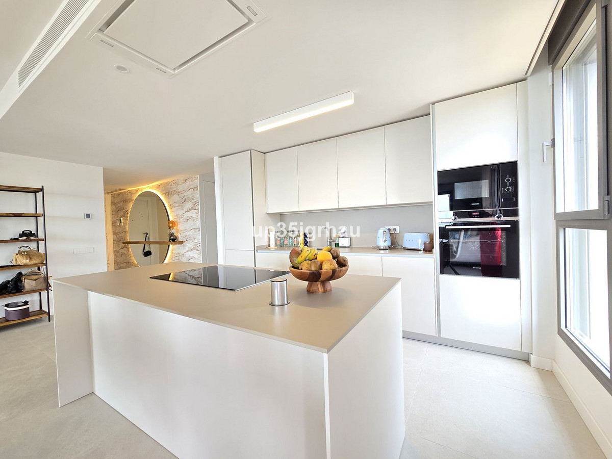 Se vende Apartamento Planta Media de 3 dormitorios en Costa Del Sol, Málaga, España