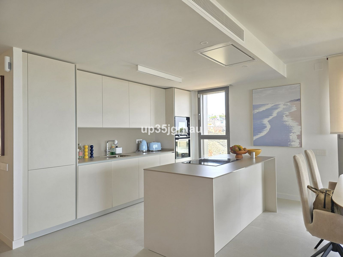 Se vende Apartamento Planta Media de 3 dormitorios en Costa Del Sol, Málaga, España
