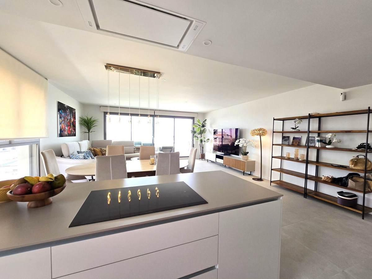 Se vende Apartamento Planta Media de 3 dormitorios en Costa Del Sol, Málaga, España