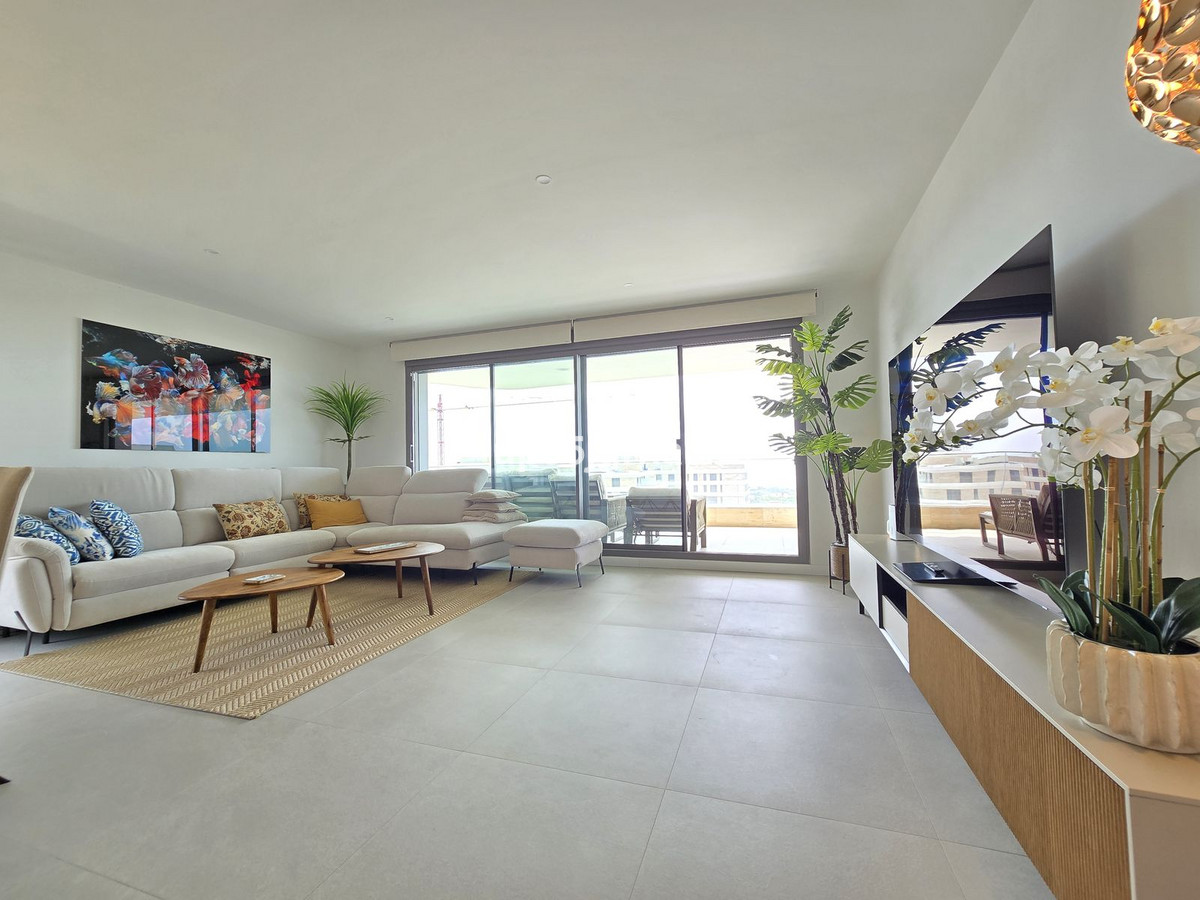 Se vende Apartamento Planta Media de 3 dormitorios en Costa Del Sol, Málaga, España