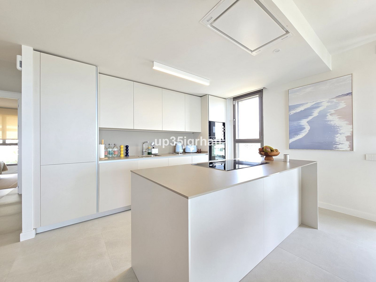 Se vende Apartamento Planta Media de 3 dormitorios en Costa Del Sol, Málaga, España