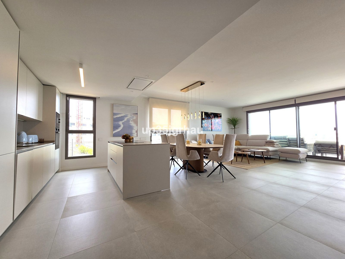 Se vende Apartamento Planta Media de 3 dormitorios en Costa Del Sol, Málaga, España