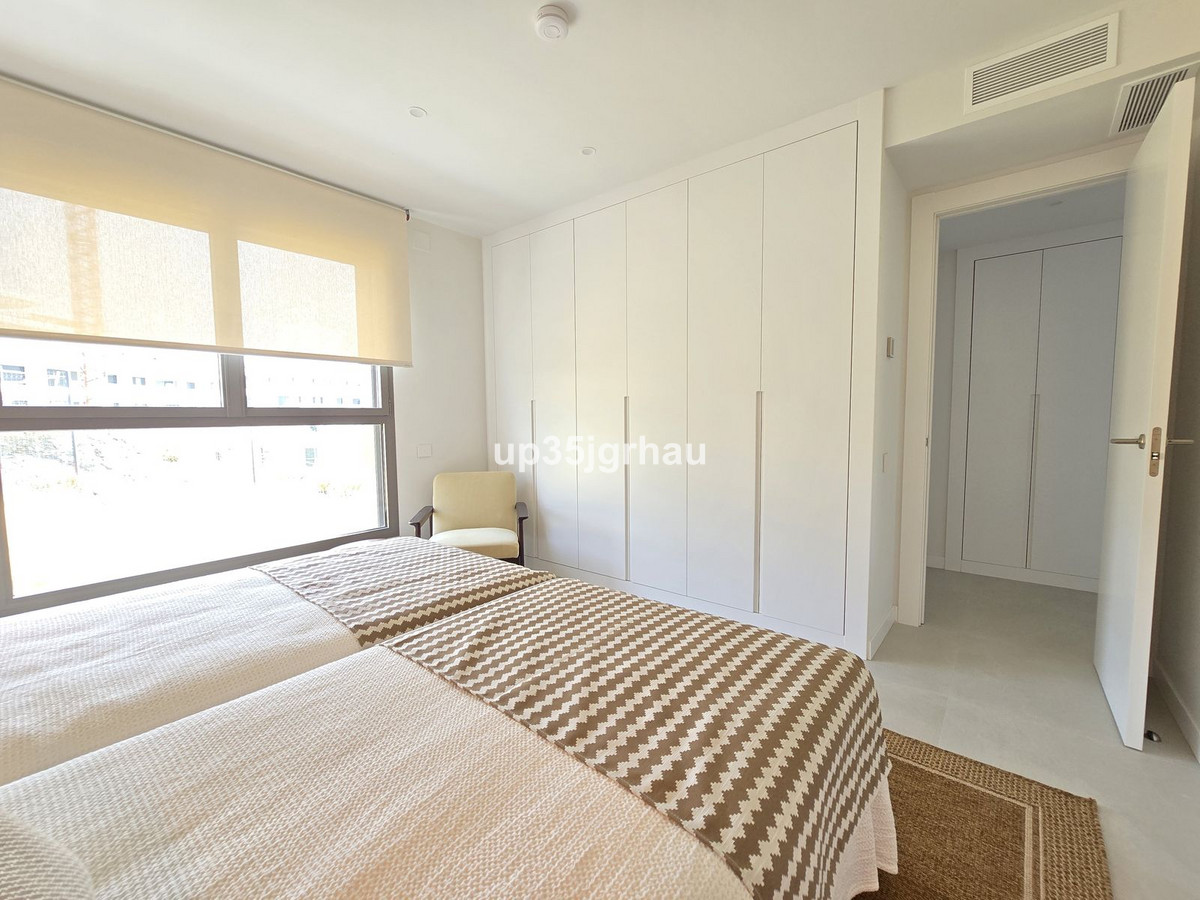 Se vende Apartamento Planta Media de 3 dormitorios en Costa Del Sol, Málaga, España