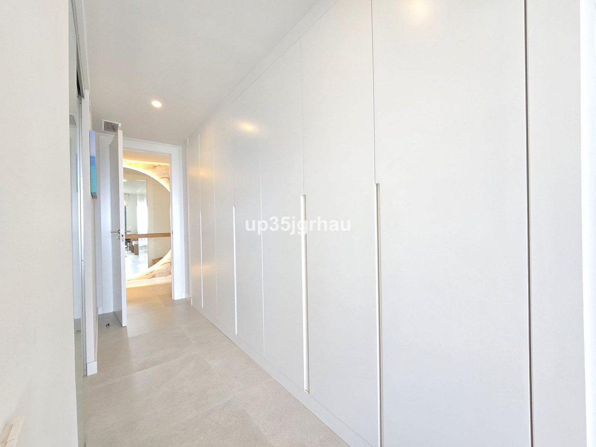 Se vende Apartamento Planta Media de 3 dormitorios en Costa Del Sol, Málaga, España