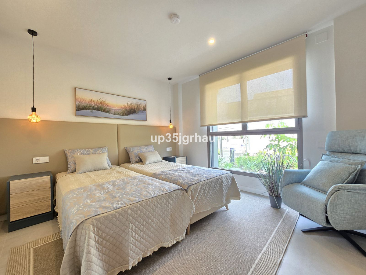 Se vende Apartamento Planta Media de 3 dormitorios en Costa Del Sol, Málaga, España