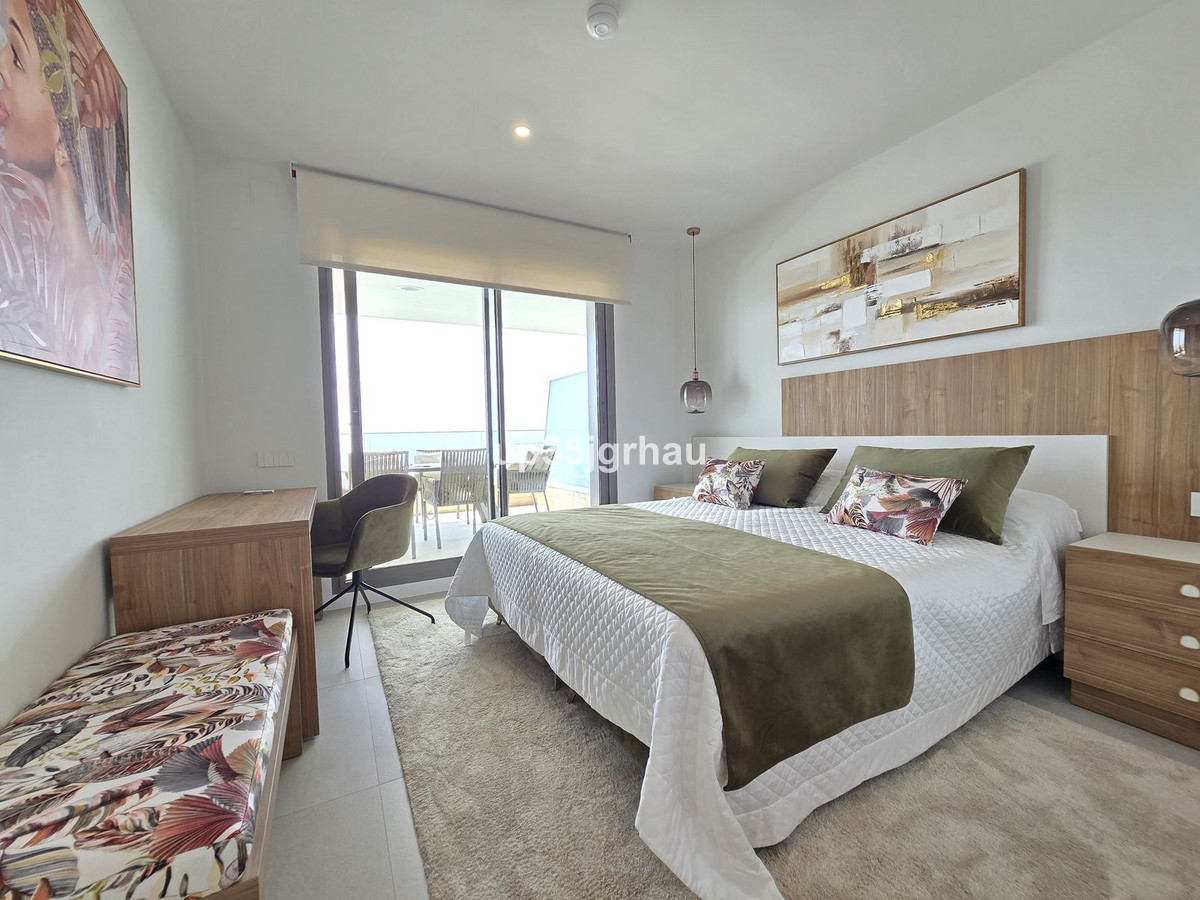Se vende Apartamento Planta Media de 3 dormitorios en Costa Del Sol, Málaga, España