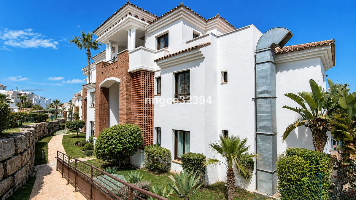 Se vende Apartamento Planta Media de 2 dormitorios en Costa Del Sol, Málaga, España