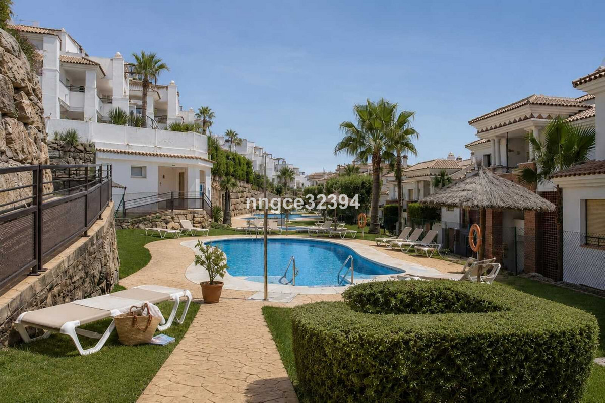 Se vende Apartamento Planta Media de 2 dormitorios en Costa Del Sol, Málaga, España
